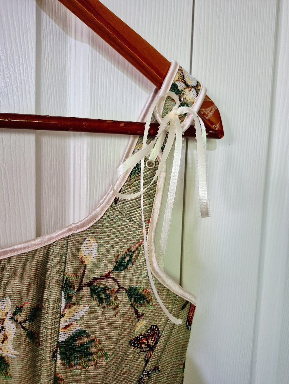 Green Monarch Butterfly Corset With Cream Ribbon - Picture 7 of 9